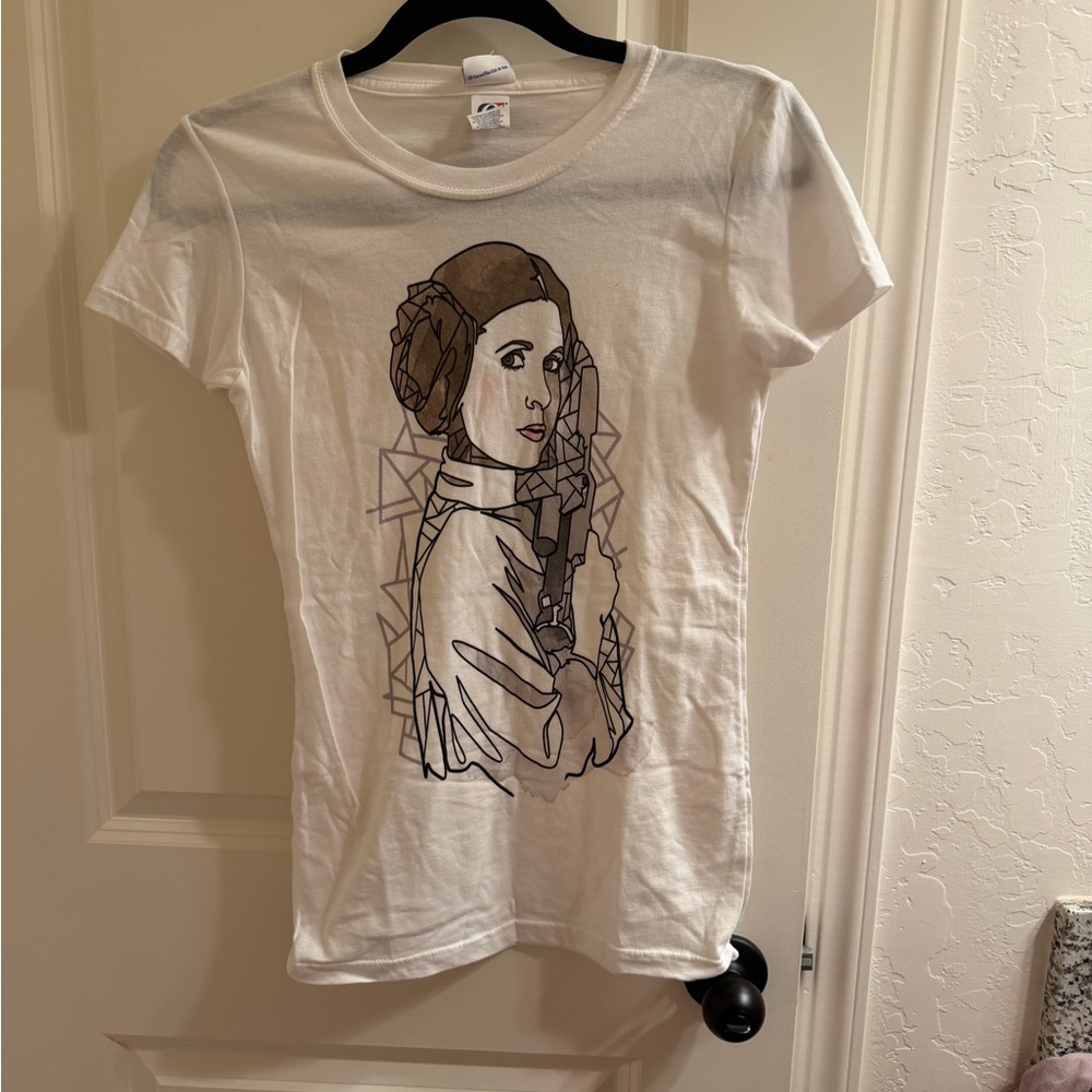 Brand new with tags White Graphic Women’s Tee — Princess Leia